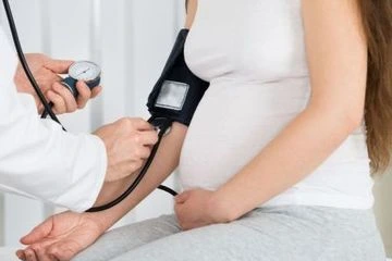 Cara Efektif Menjaga Tekanan Darah agar Tetap Normal selama Kehamilan (Edukasi oleh Farmasis) - Artikel kesehatan hipertensi kehamilan